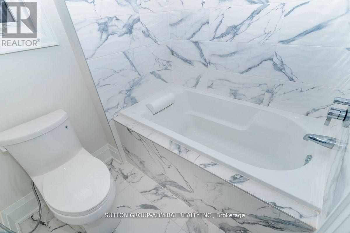 42 Solar Street, Richmond Hill (Observatory), Ontario  L4C 5G9 - Photo 23 - N12395827