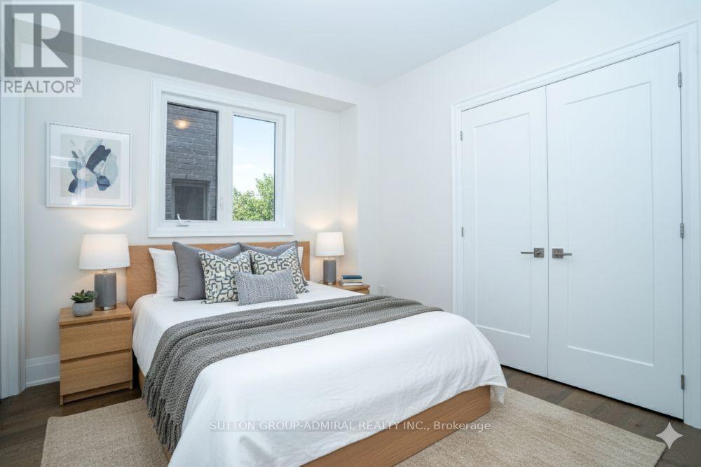 42 Solar Street, Richmond Hill (Observatory), Ontario  L4C 5G9 - Photo 30 - N12395827