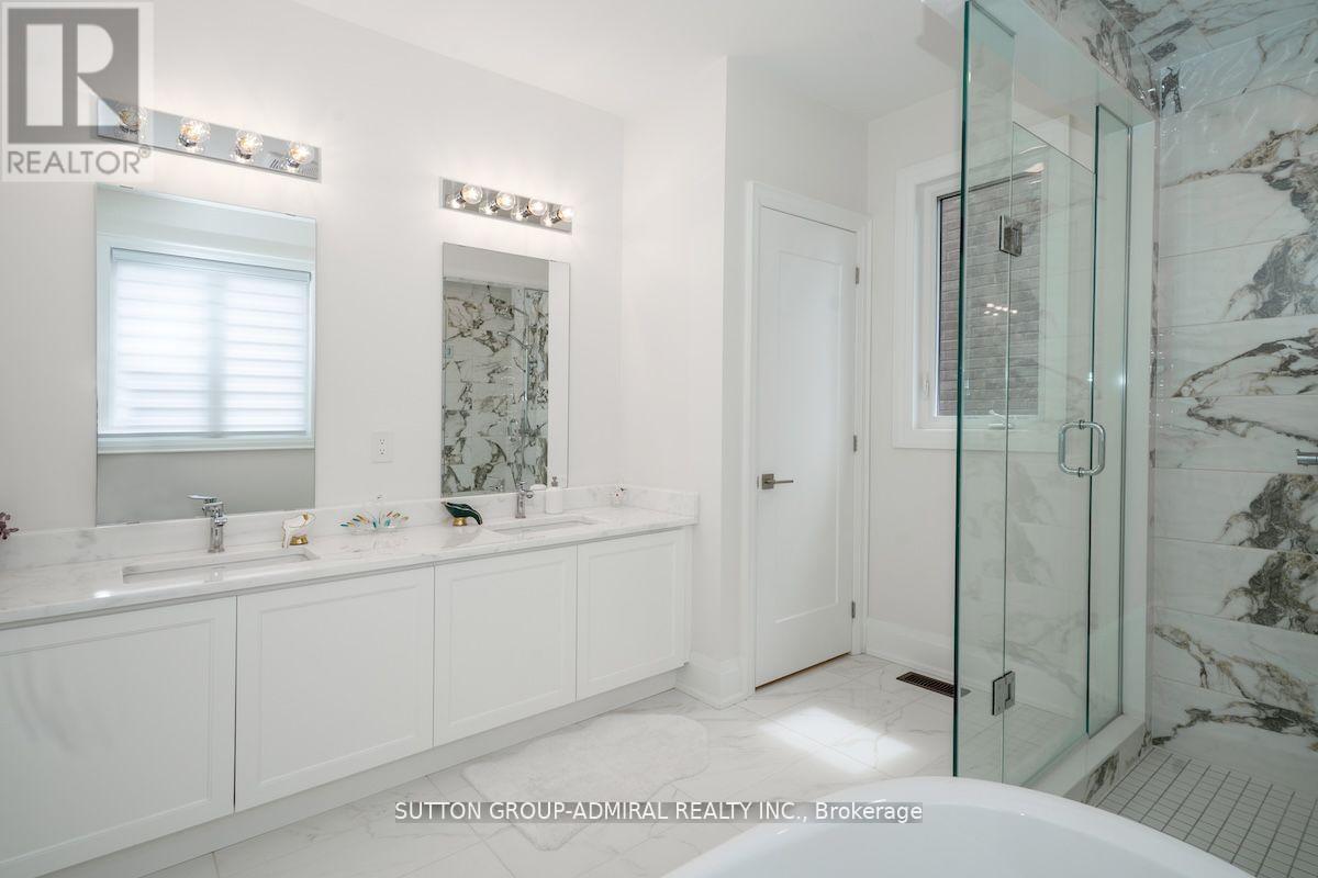 42 Solar Street, Richmond Hill (Observatory), Ontario  L4C 5G9 - Photo 32 - N12395827