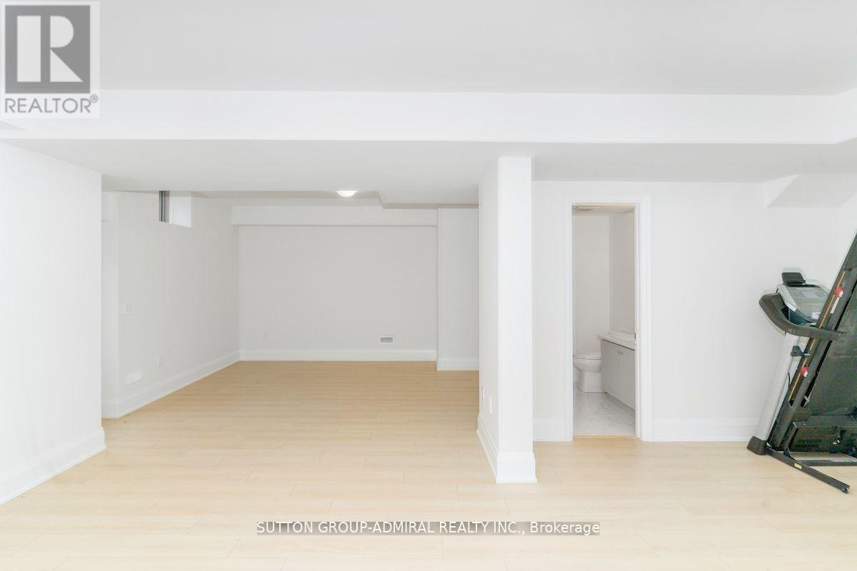 42 Solar Street, Richmond Hill (Observatory), Ontario  L4C 5G9 - Photo 38 - N12395827