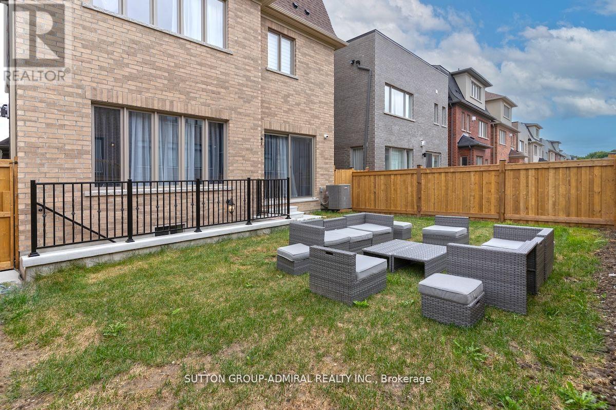 42 Solar Street, Richmond Hill (Observatory), Ontario  L4C 5G9 - Photo 44 - N12395827