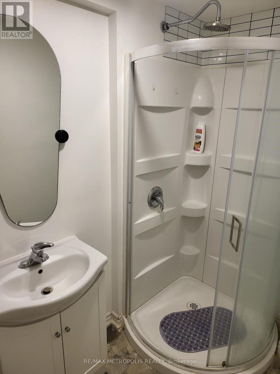 42 Larkin Drive, Barrie, Ontario  L4M 7B2 - Photo 11 - S12395830