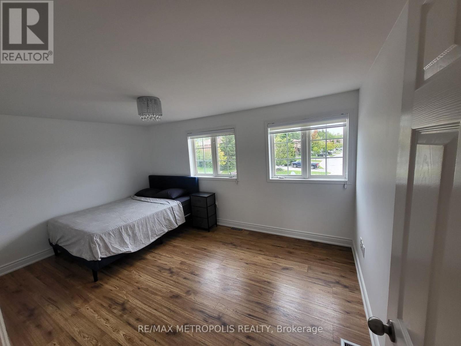 42 Larkin Drive, Barrie, Ontario  L4M 7B2 - Photo 15 - S12395830