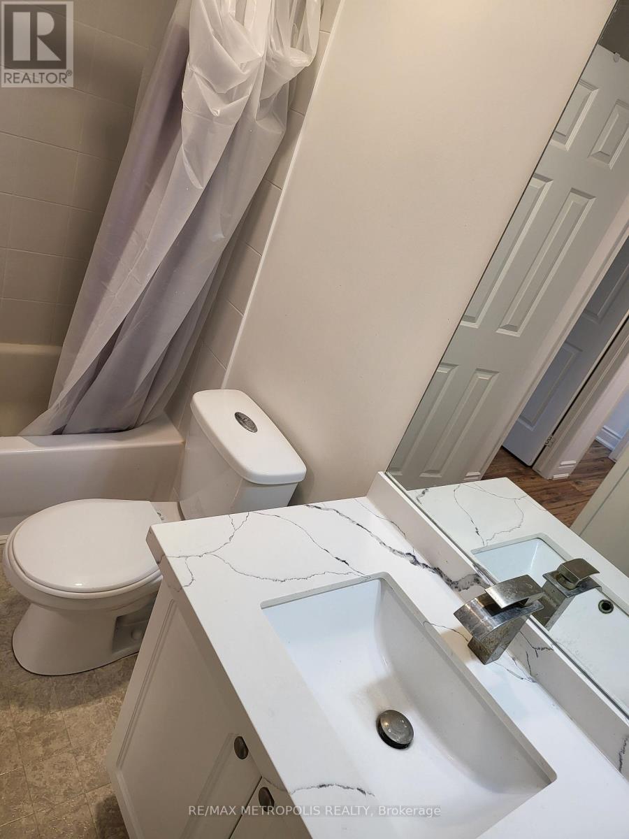 42 Larkin Drive, Barrie, Ontario  L4M 7B2 - Photo 22 - S12395830