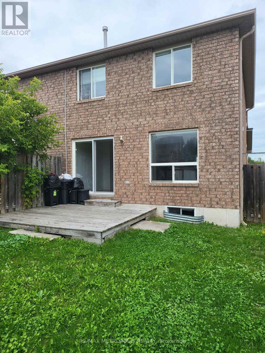 42 Larkin Drive, Barrie, Ontario  L4M 7B2 - Photo 8 - S12395830
