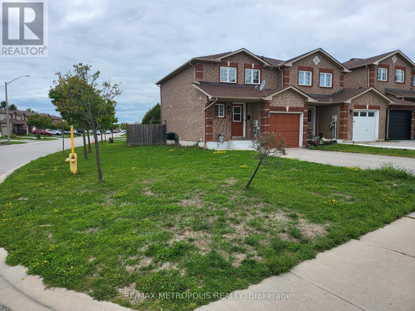 42 Larkin Drive, Barrie, Ontario  L4M 7B2 - Photo 9 - S12395830