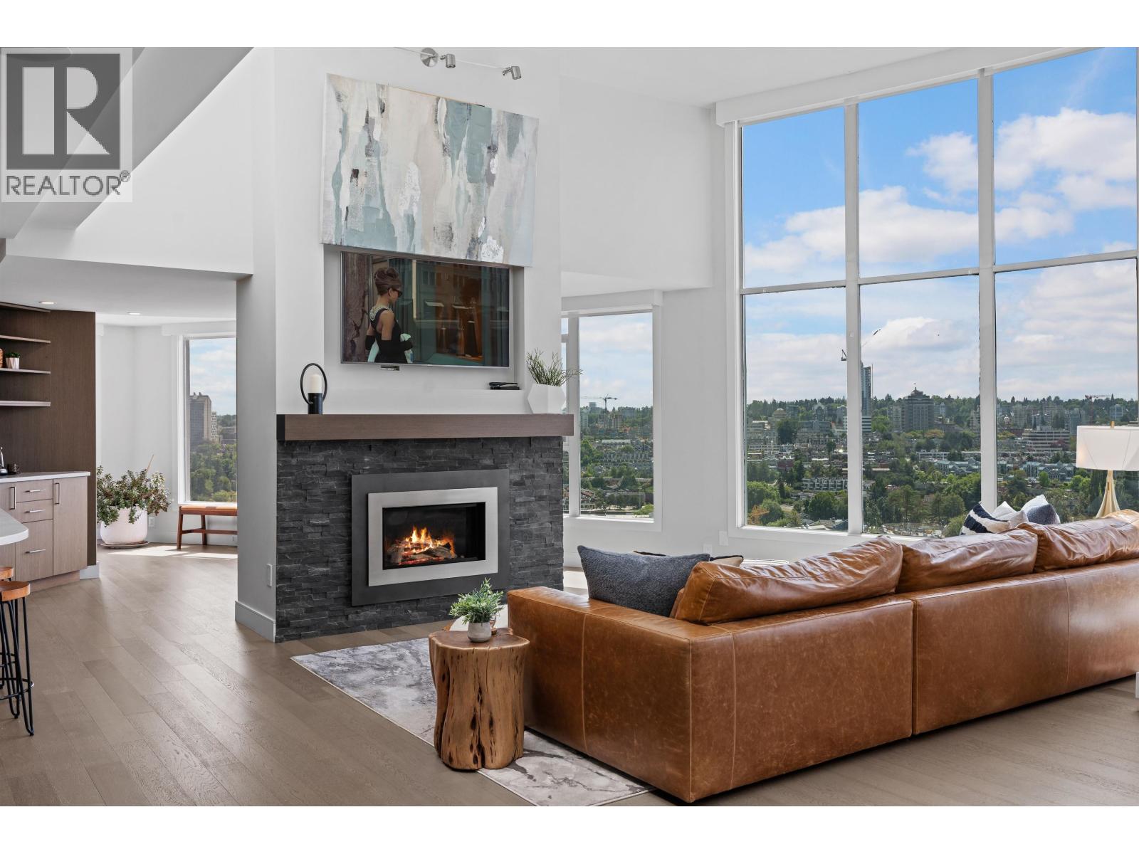 2403 1500 Howe Street, Vancouver, British Columbia  V6Z 2N1 - Photo 2 - R3046442
