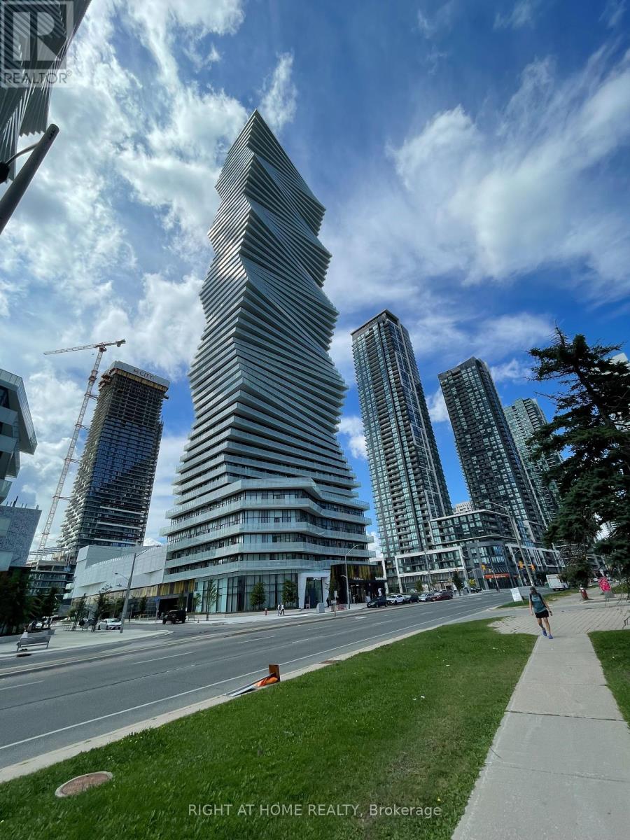 2905 - 3900 CONFEDERATION PARKWAY, Mississauga, Ontario