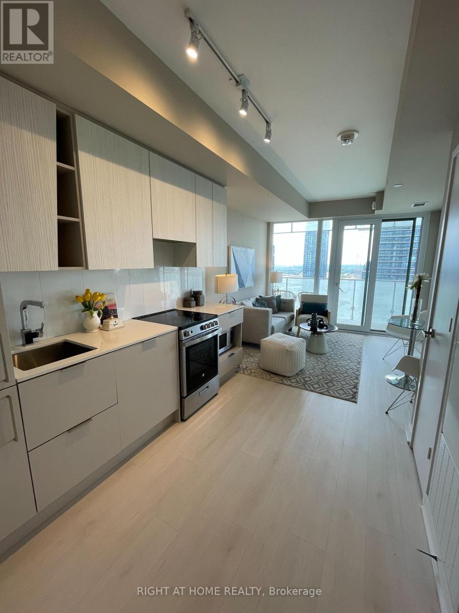 2905 - 3900 Confederation Parkway, Mississauga, Ontario  L5B 0M3 - Photo 3 - W12395831