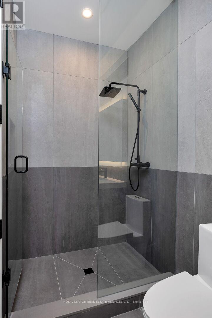 1405 Acton Crescent, Oakville (Mo Morrison), Ontario  L6J 2S6 - Photo 39 - W12395848
