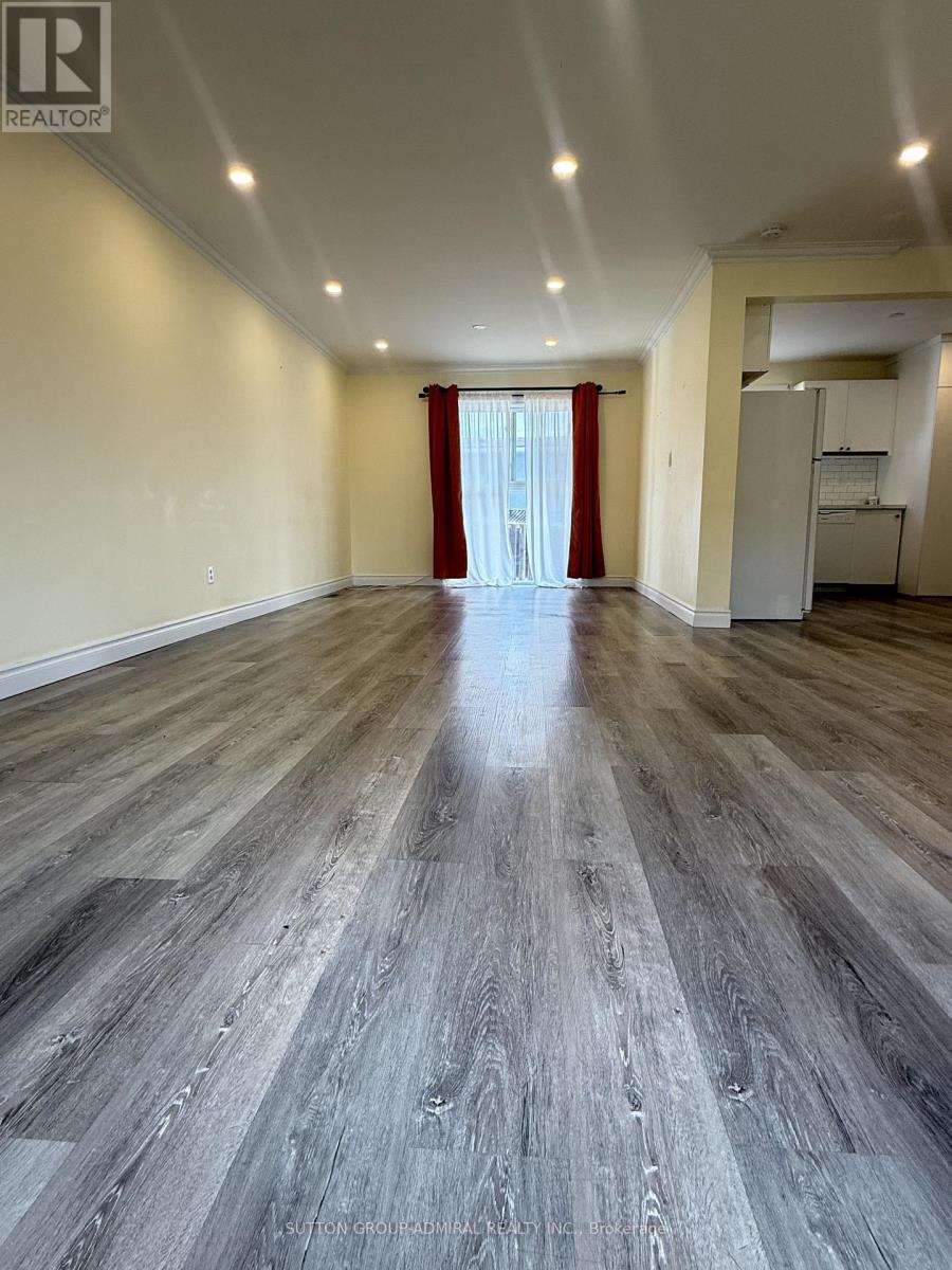 A - 61 Parkside Drive, Newmarket, Ontario  L3Y 4R7 - Photo 2 - N12336903