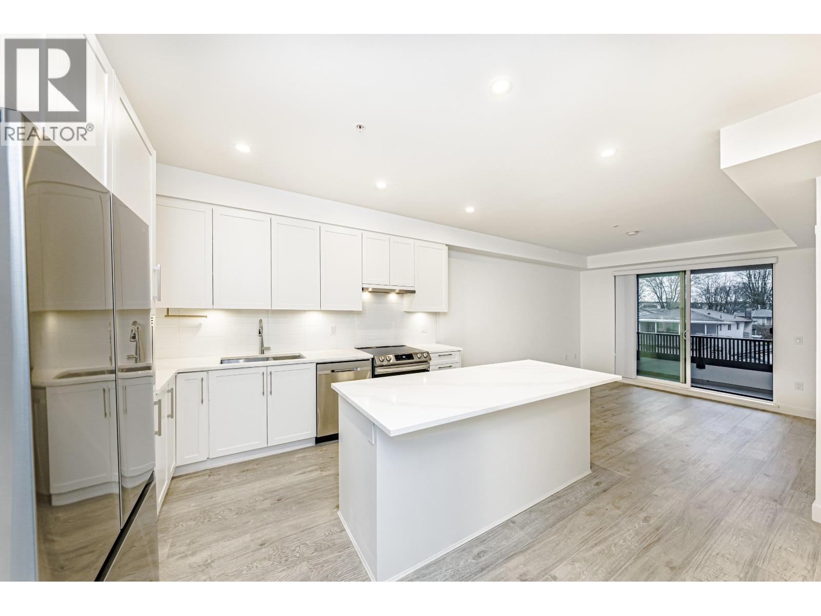 208 2160 GRANT AVENUE, Port Coquitlam, British Columbia