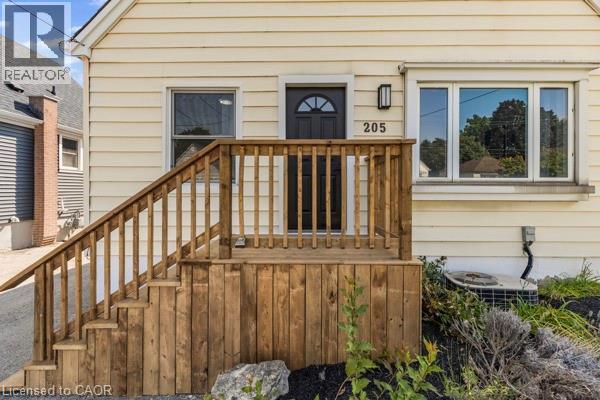 205 East 26th Street, Hamilton, Ontario  L8V 3C7 - Photo 6 - 40768230