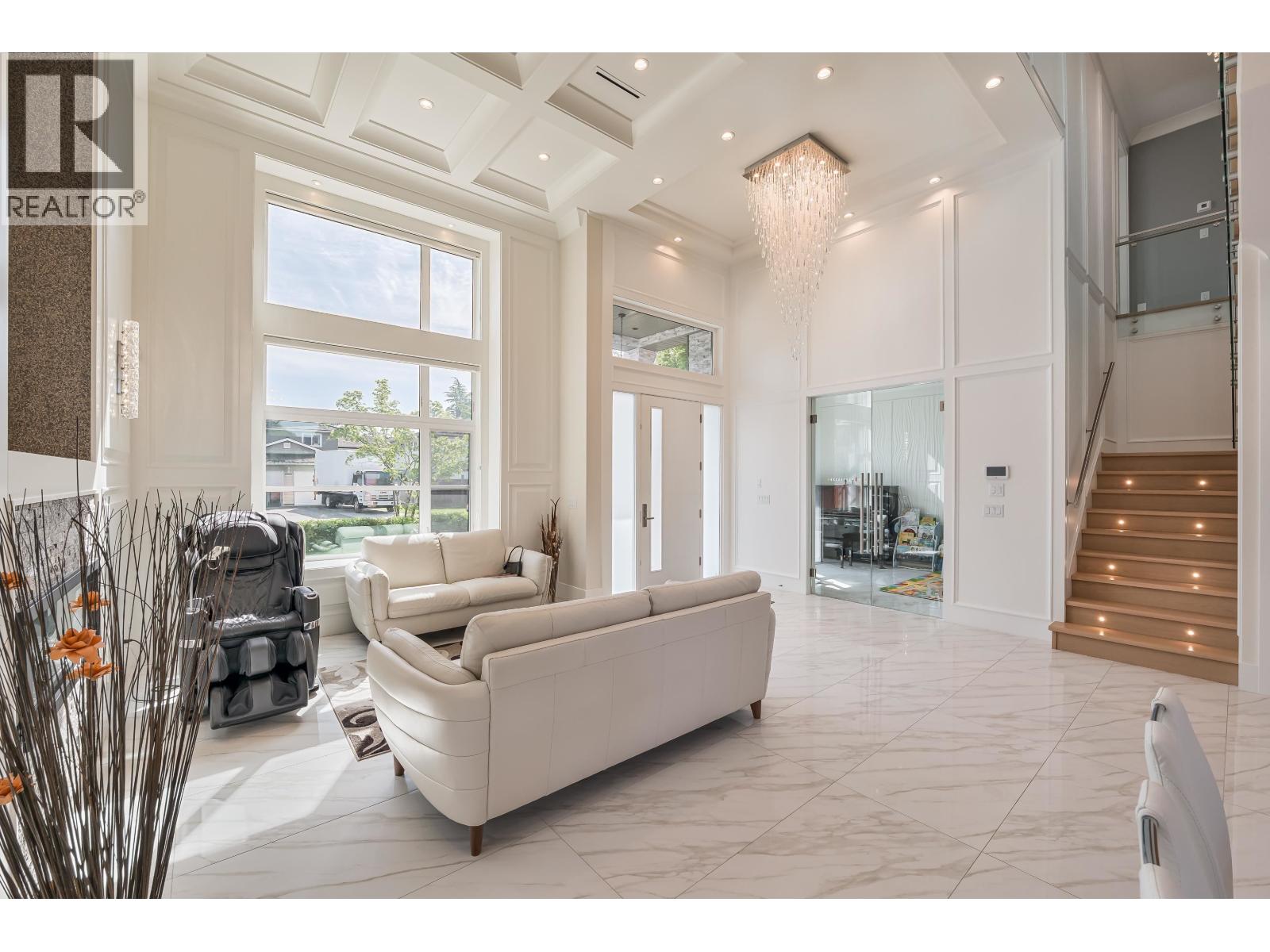 8511 Sierpina Drive, Richmond, British Columbia  V7A 4M8 - Photo 4 - R3046564