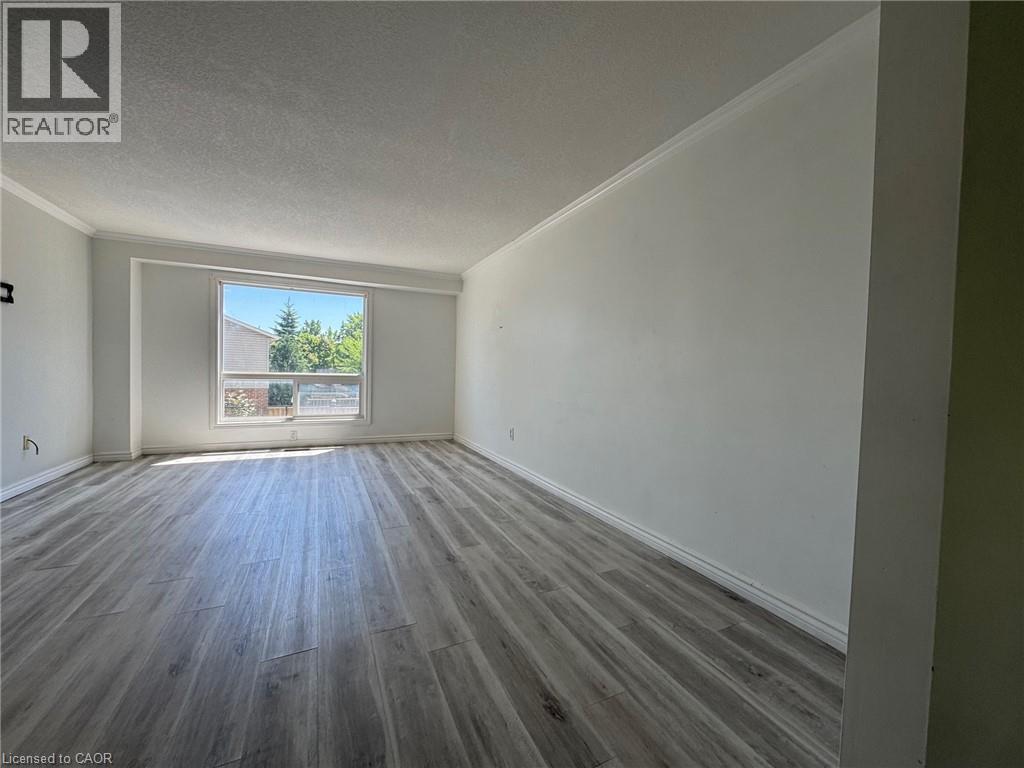Property at 648 DOON VILLAGE Road Unit# 5 image 4