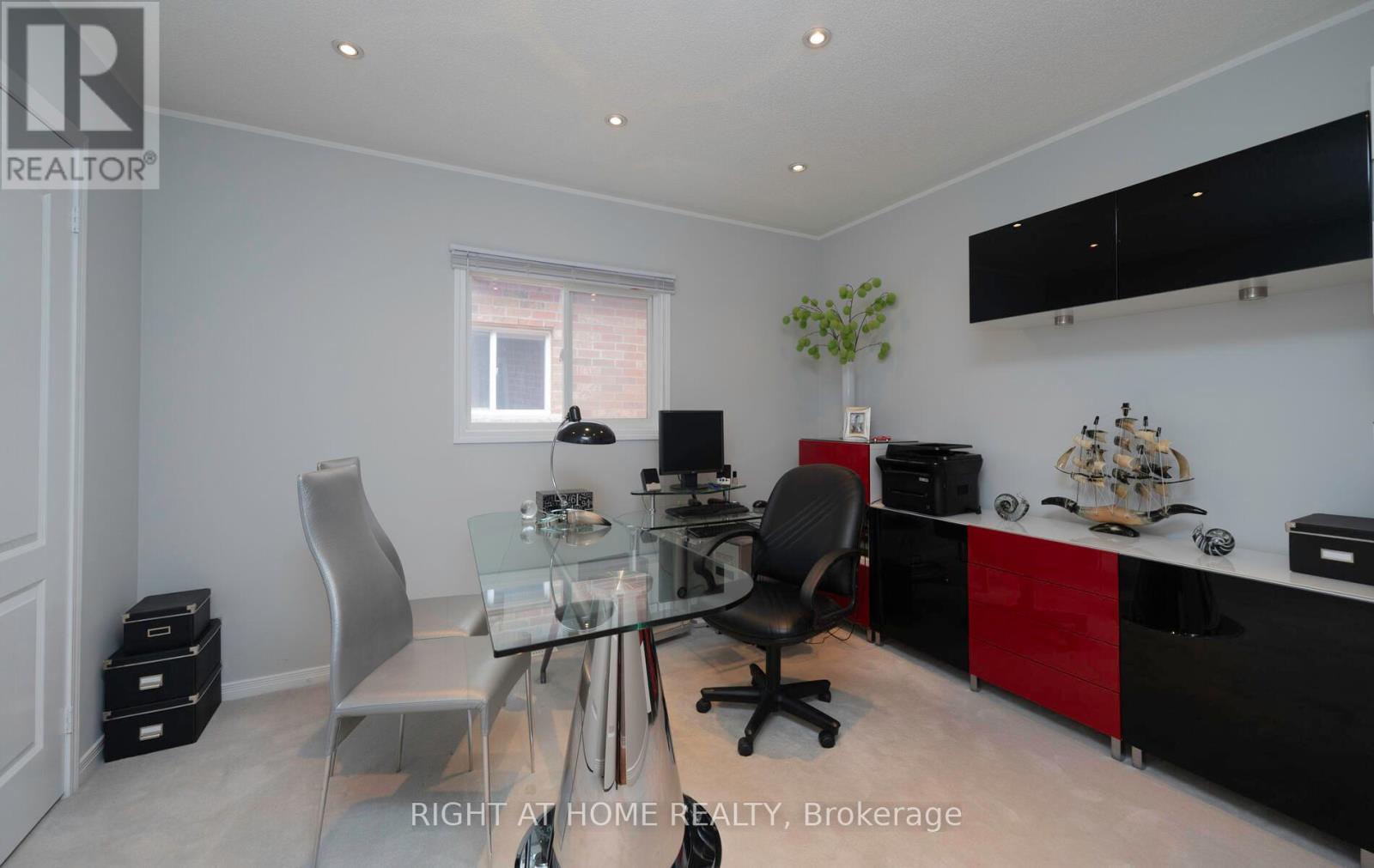 84 Verdi Road, Richmond Hill, Ontario  L4E 4P6 - Photo 12 - N12395854