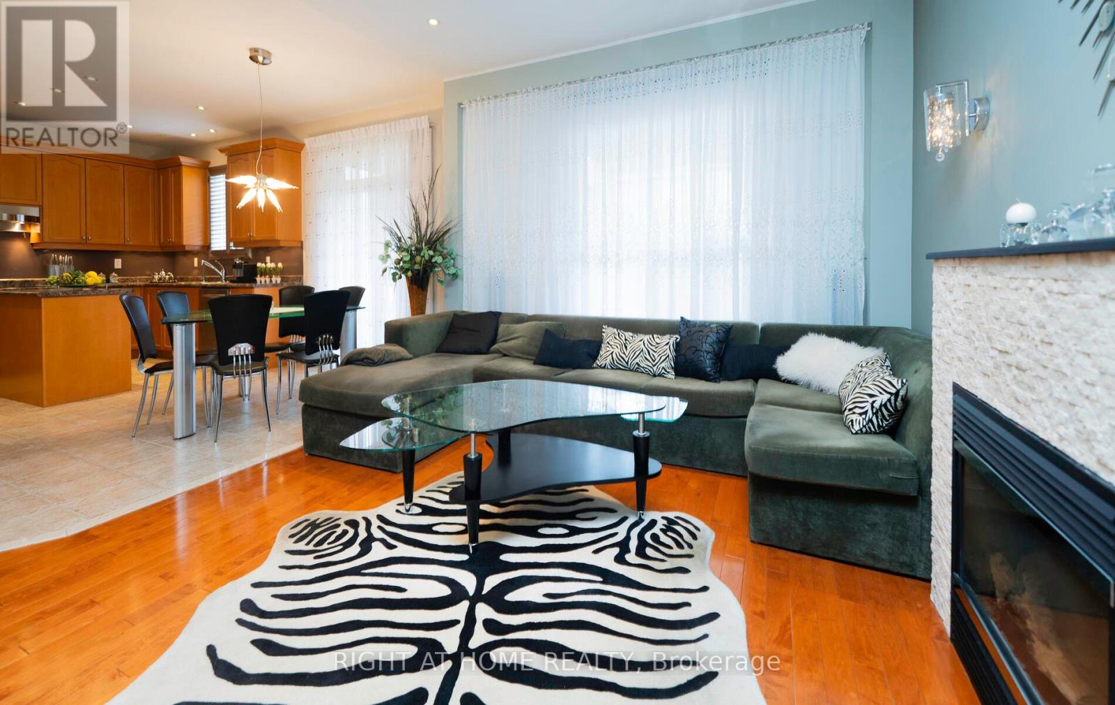 84 Verdi Road, Richmond Hill, Ontario  L4E 4P6 - Photo 4 - N12395854
