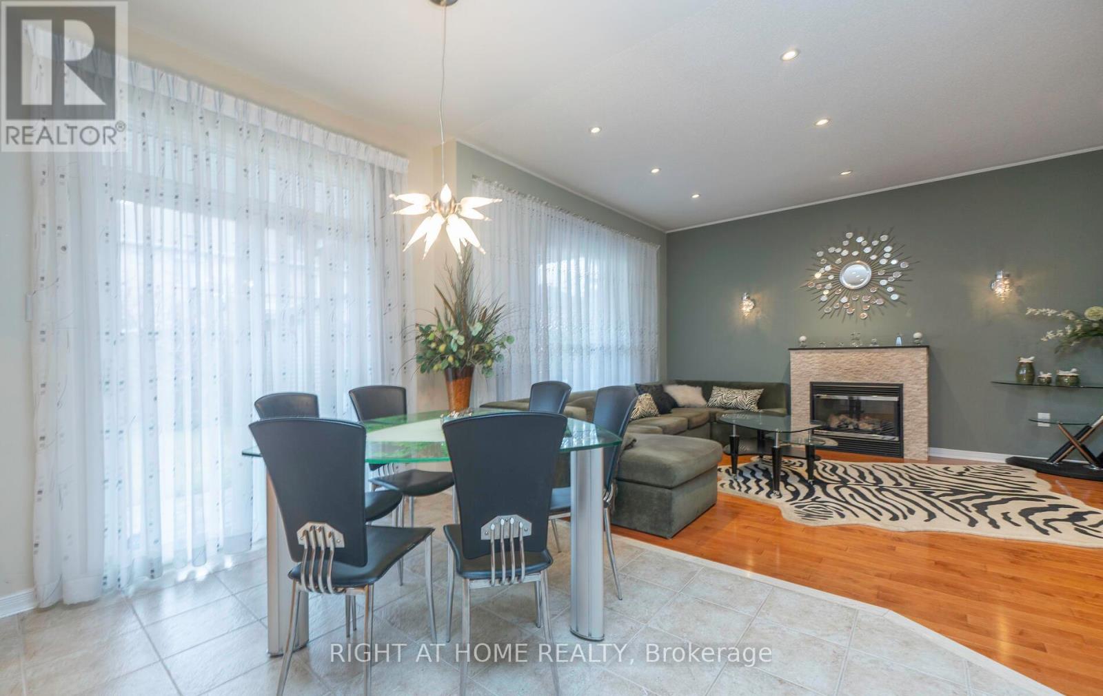 84 Verdi Road, Richmond Hill, Ontario  L4E 4P6 - Photo 7 - N12395854