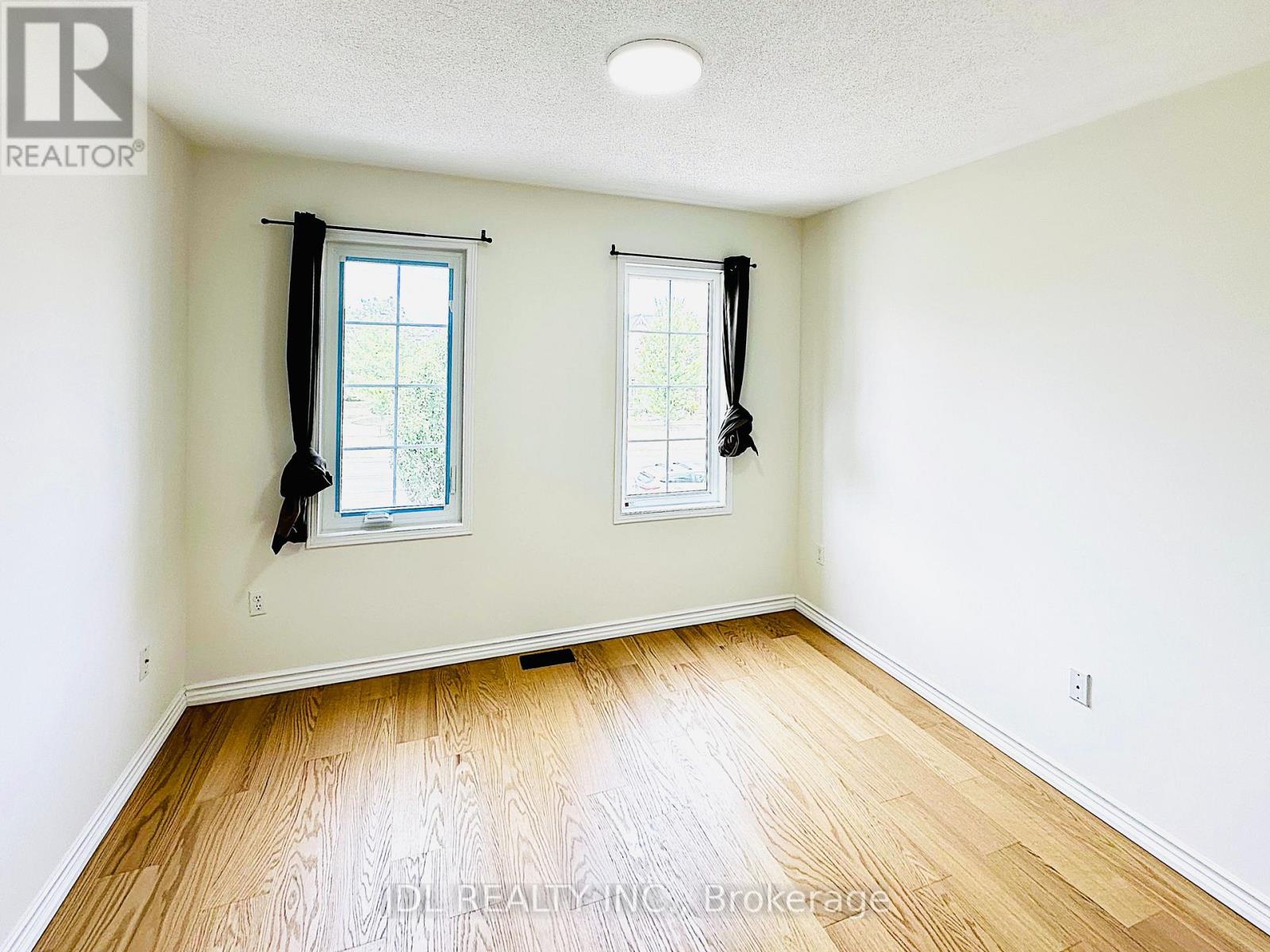 124 Gas Lamp Lane, Markham, Ontario  L6B 0H8 - Photo 11 - N12395880