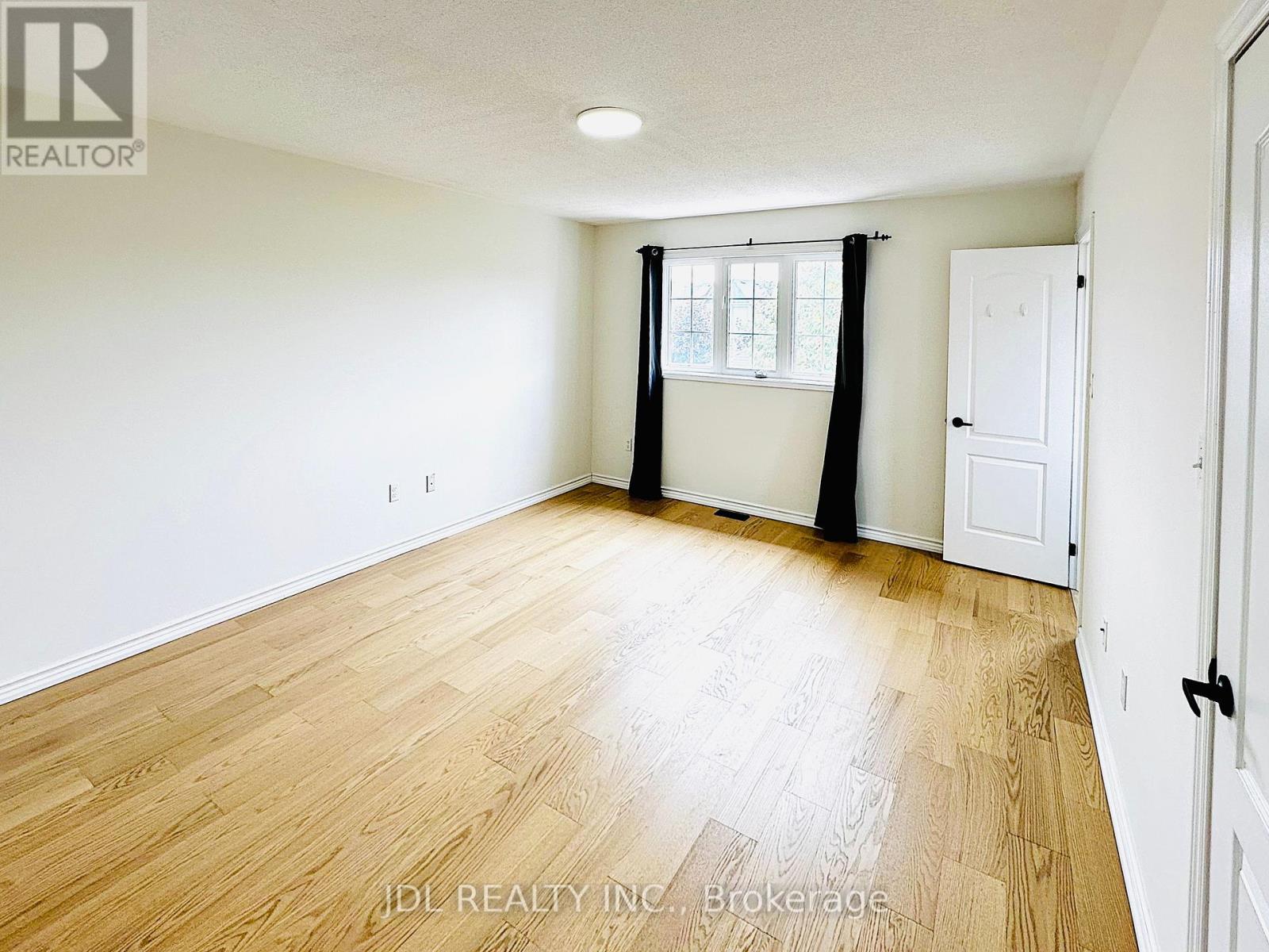 124 Gas Lamp Lane, Markham, Ontario  L6B 0H8 - Photo 13 - N12395880