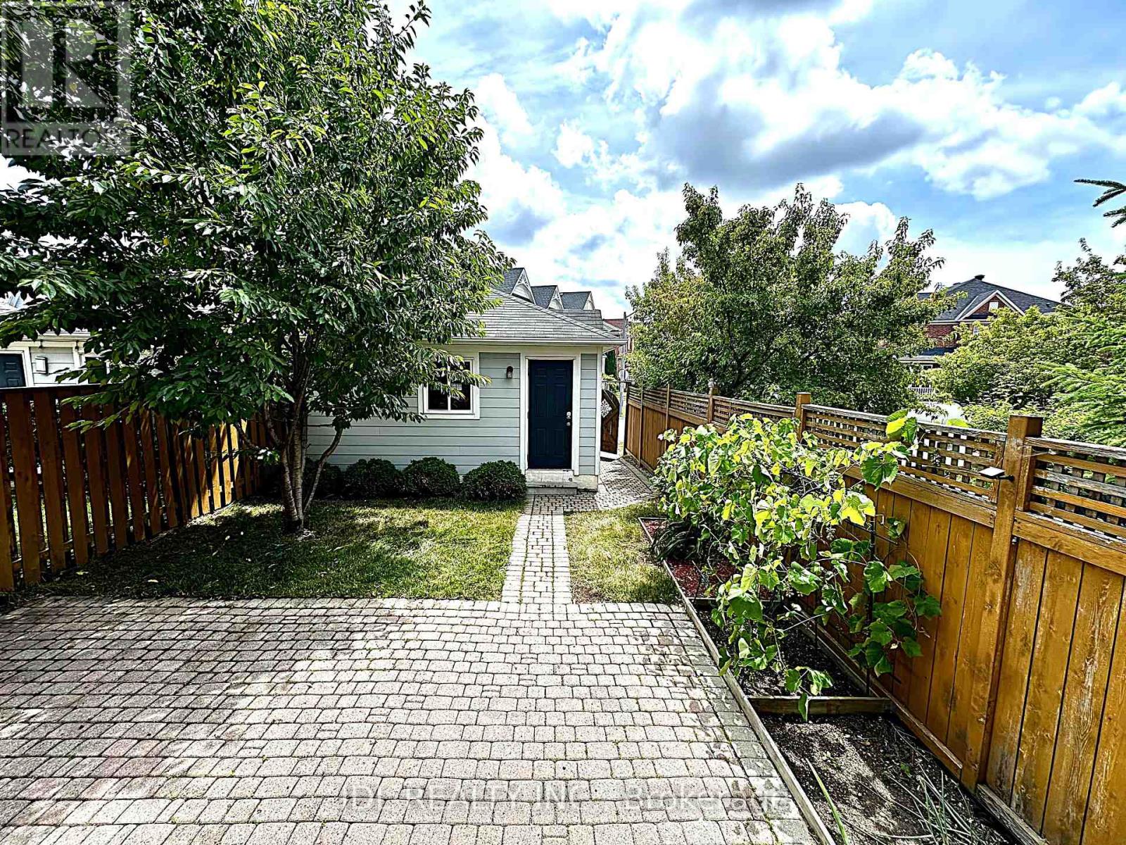 124 Gas Lamp Lane, Markham, Ontario  L6B 0H8 - Photo 19 - N12395880
