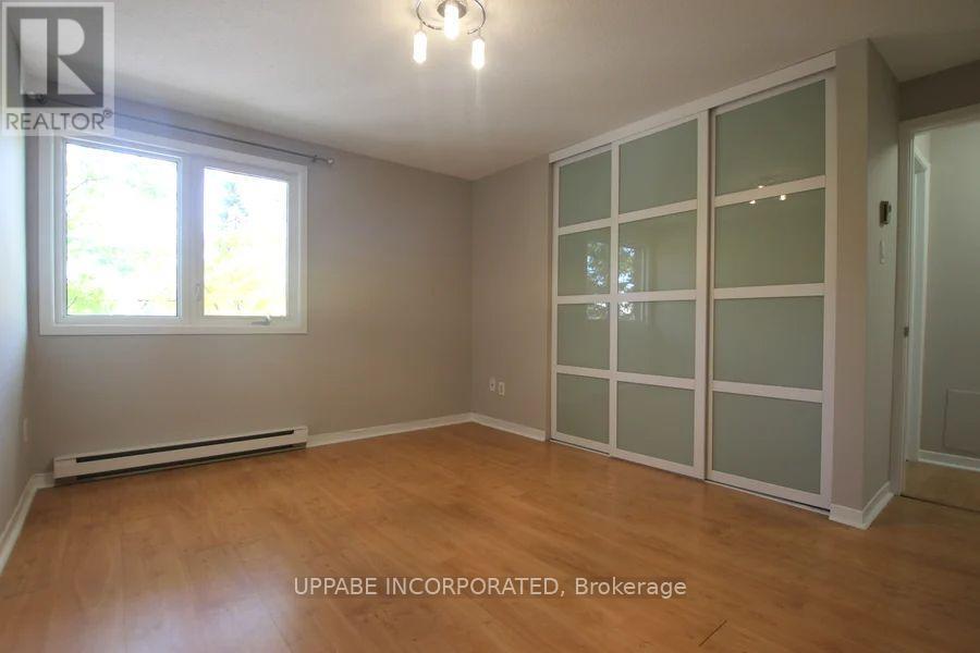 F - 37 Robinson Avenue, Ottawa, Ontario  K1N 8N8 - Photo 5 - X12395905