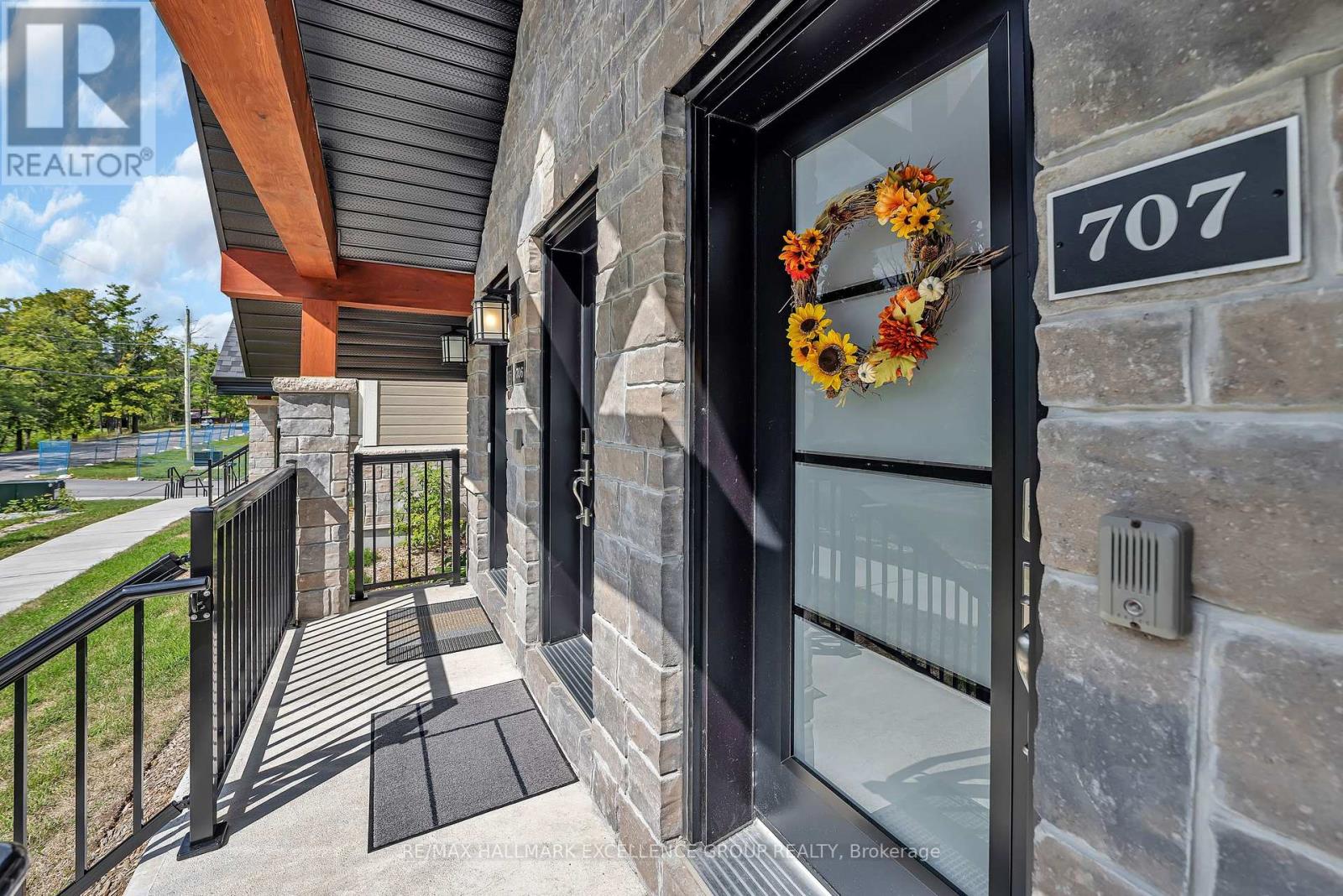 707 - 360 Montee Outaouais Road, Clarence-Rockland, Ontario  K4K 0N3 - Photo 3 - X12395917