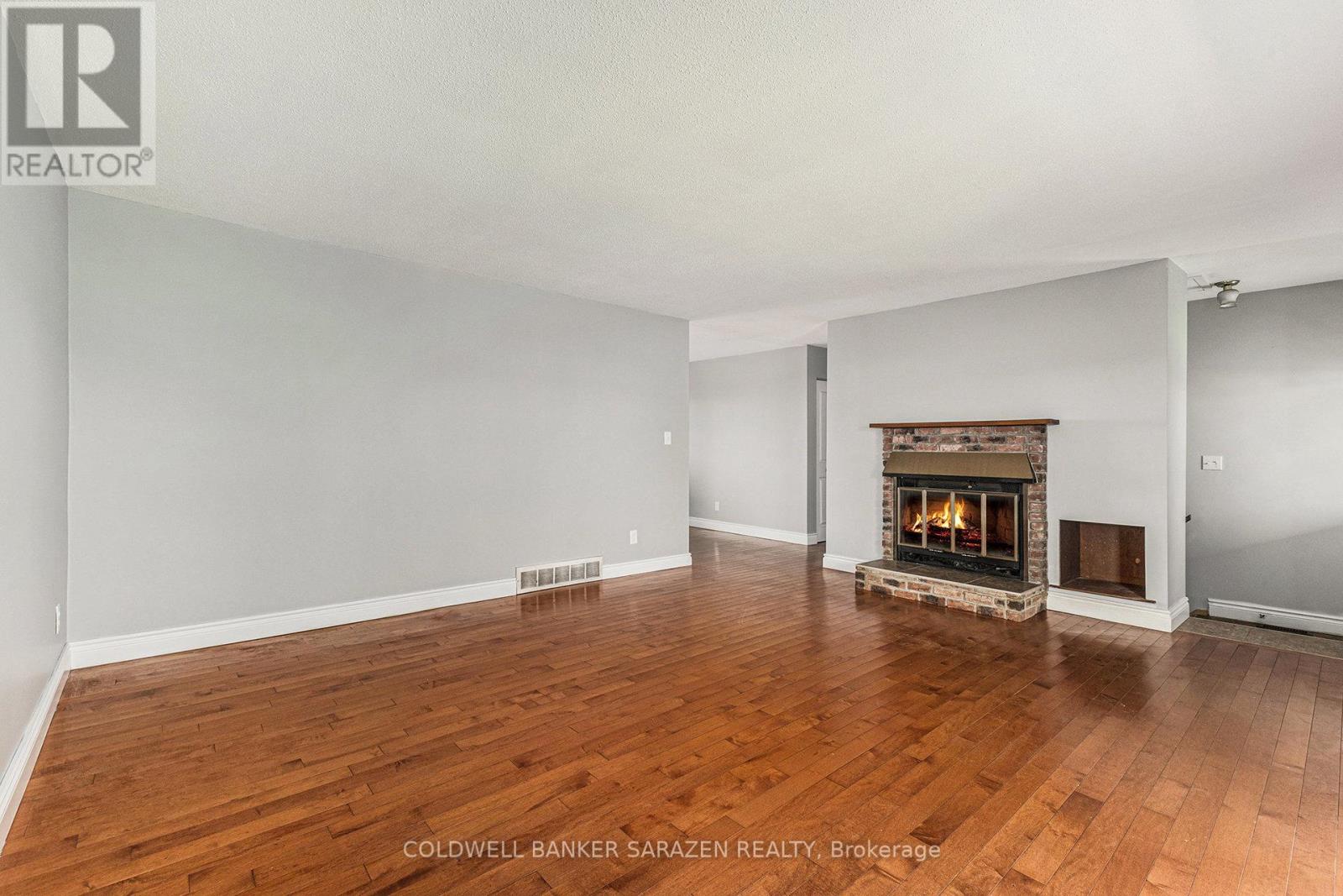 402 Scheel Drive, Mcnab/braeside, Ontario  K7S 3G8 - Photo 11 - X12395922