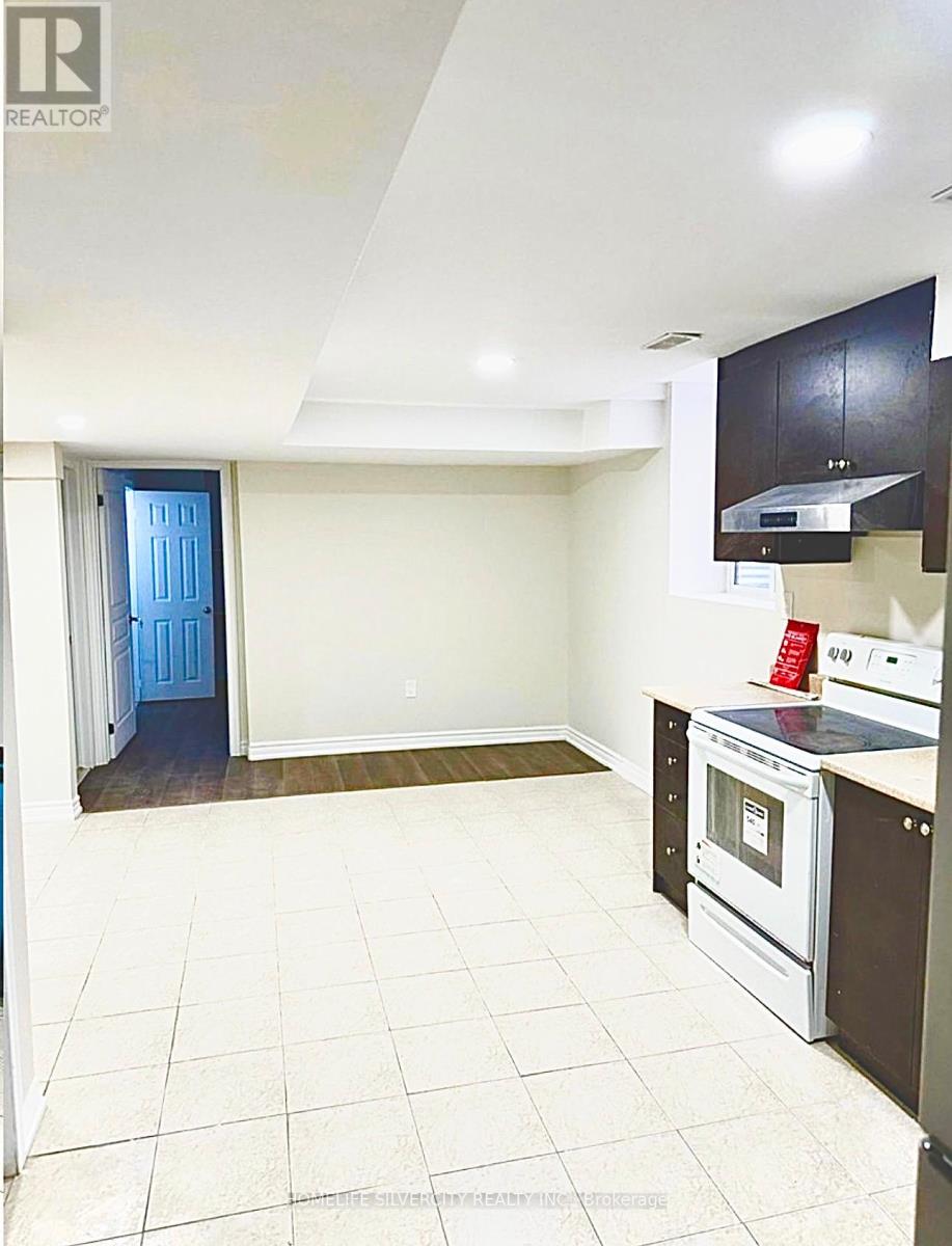 Bsmt - 5 Victoriaville Road, Brampton, Ontario  L6X 5H4 - Photo 3 - W12395856