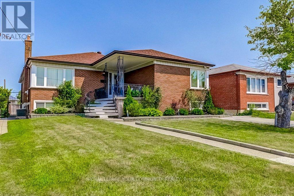 52 WHITBURN CRESCENT, Toronto, Ontario