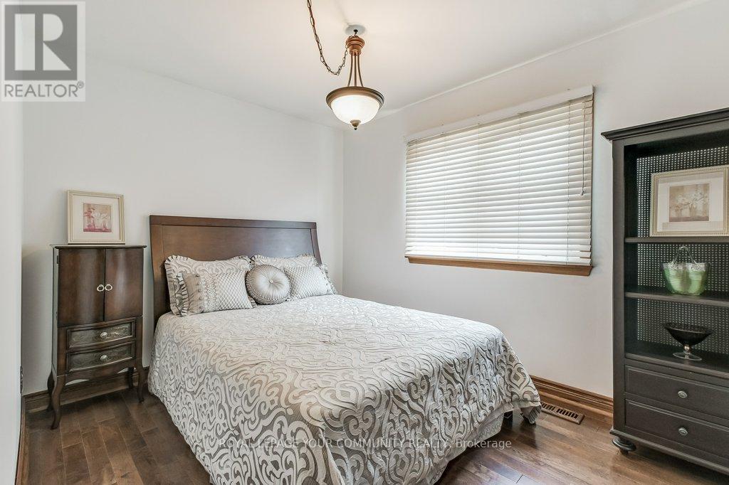 52 Whitburn Crescent, Toronto, Ontario  M3M 2S4 - Photo 16 - W12395869
