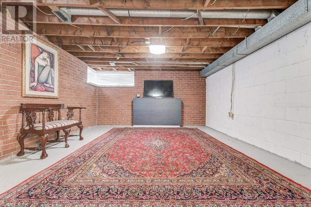 52 Whitburn Crescent, Toronto, Ontario  M3M 2S4 - Photo 25 - W12395869