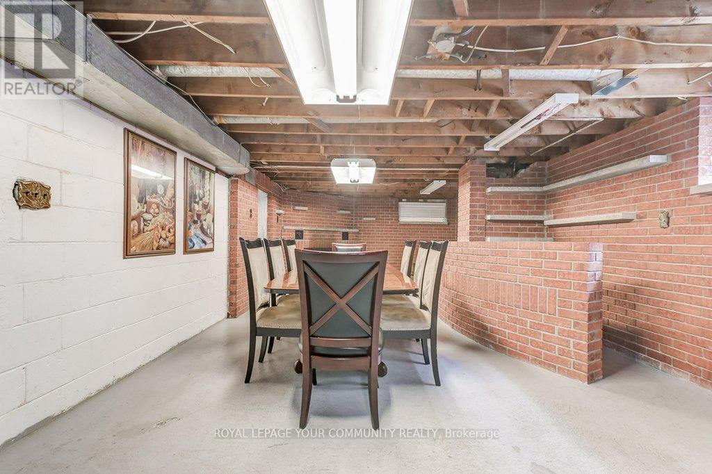 52 Whitburn Crescent, Toronto, Ontario  M3M 2S4 - Photo 26 - W12395869