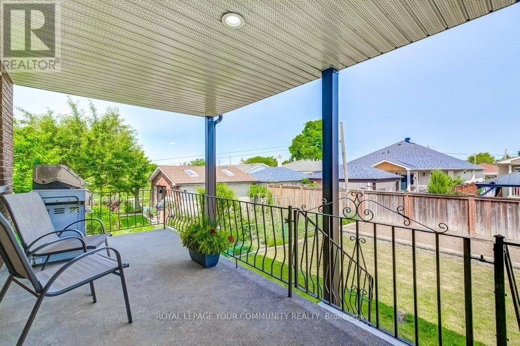 52 Whitburn Crescent, Toronto, Ontario  M3M 2S4 - Photo 32 - W12395869