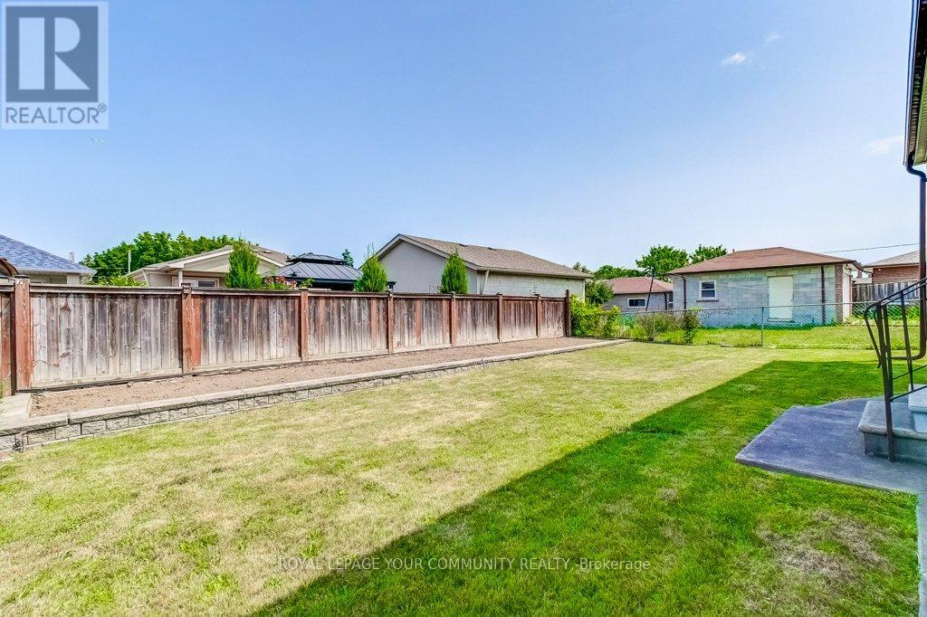 52 Whitburn Crescent, Toronto, Ontario  M3M 2S4 - Photo 38 - W12395869