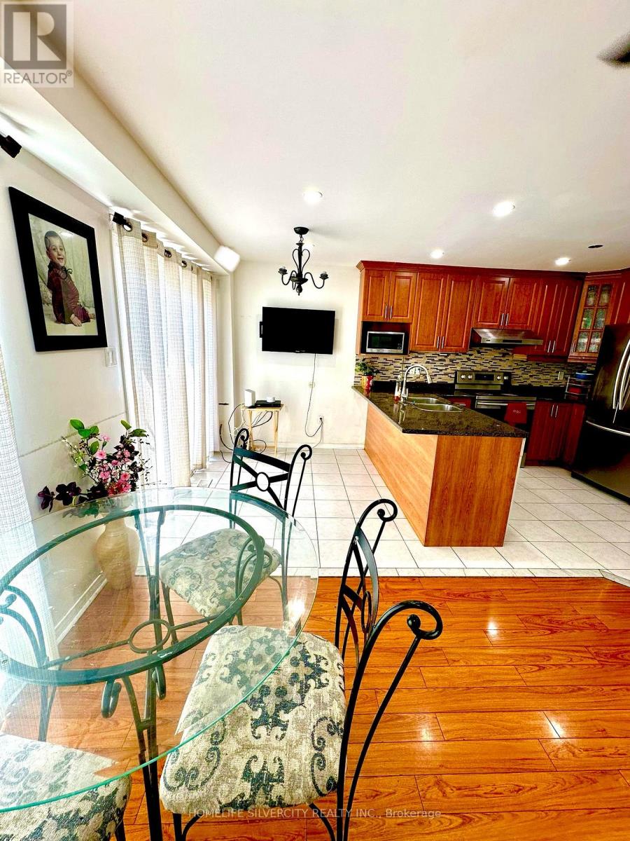88 Tumbleweed Trail, Brampton, Ontario  L6Y 4Z8 - Photo 10 - W12395875