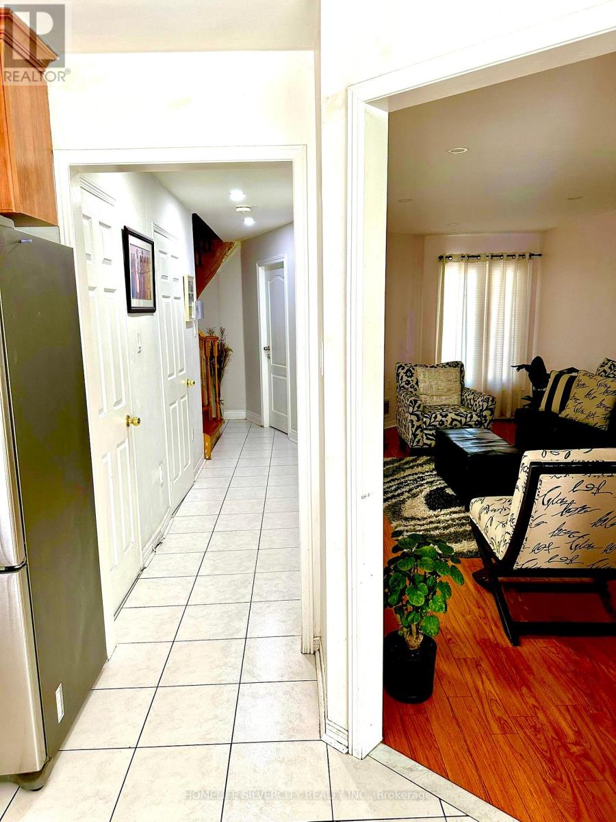 88 Tumbleweed Trail, Brampton, Ontario  L6Y 4Z8 - Photo 13 - W12395875