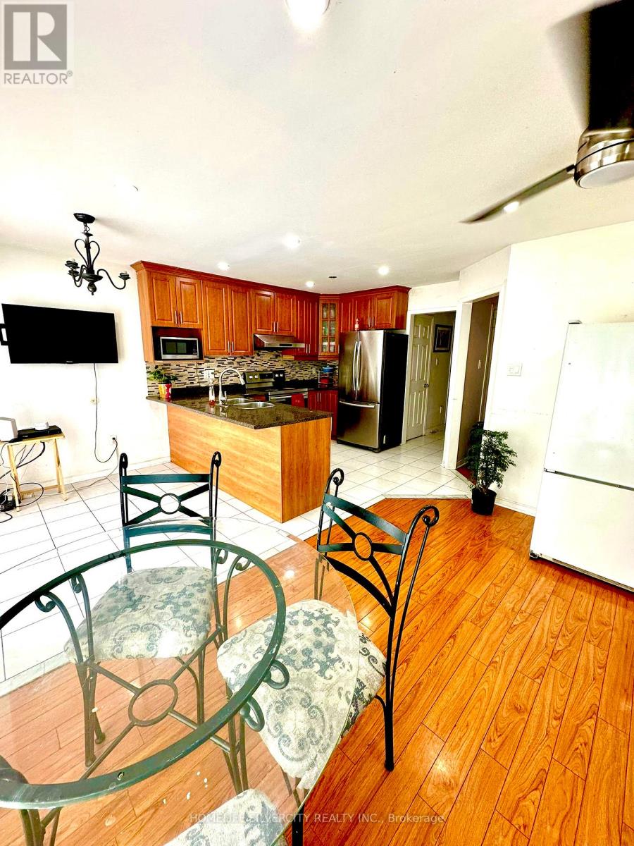 88 Tumbleweed Trail, Brampton, Ontario  L6Y 4Z8 - Photo 7 - W12395875