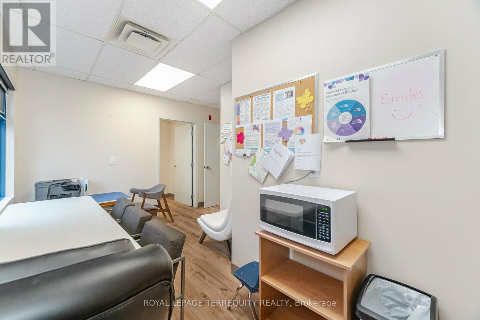 900 Golf Link Road, Hamilton (Ancaster), Ontario  L9K 1J8 - Photo 35 - X12395871