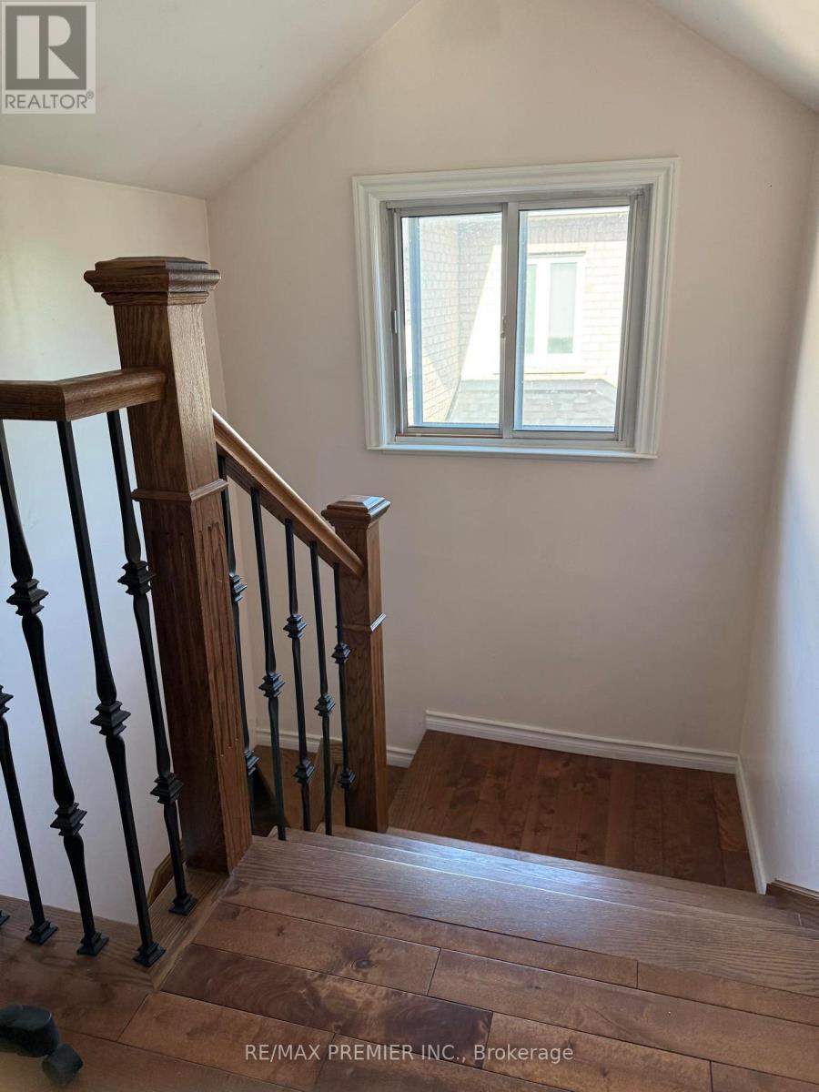 37 Dee Avenue, Toronto, Ontario  M9N 1S8 - Photo 9 - W12393081