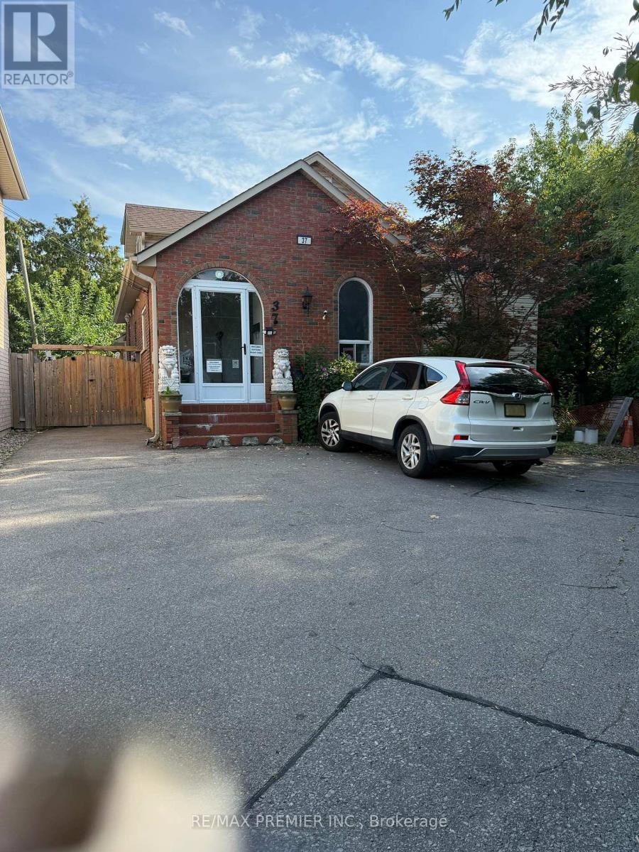 Property at 37 DEE AVENUE image 1