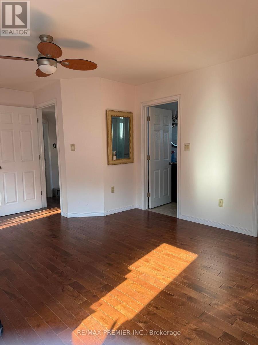 37 Dee Avenue, Toronto, Ontario  M9N 1S8 - Photo 7 - W12393081