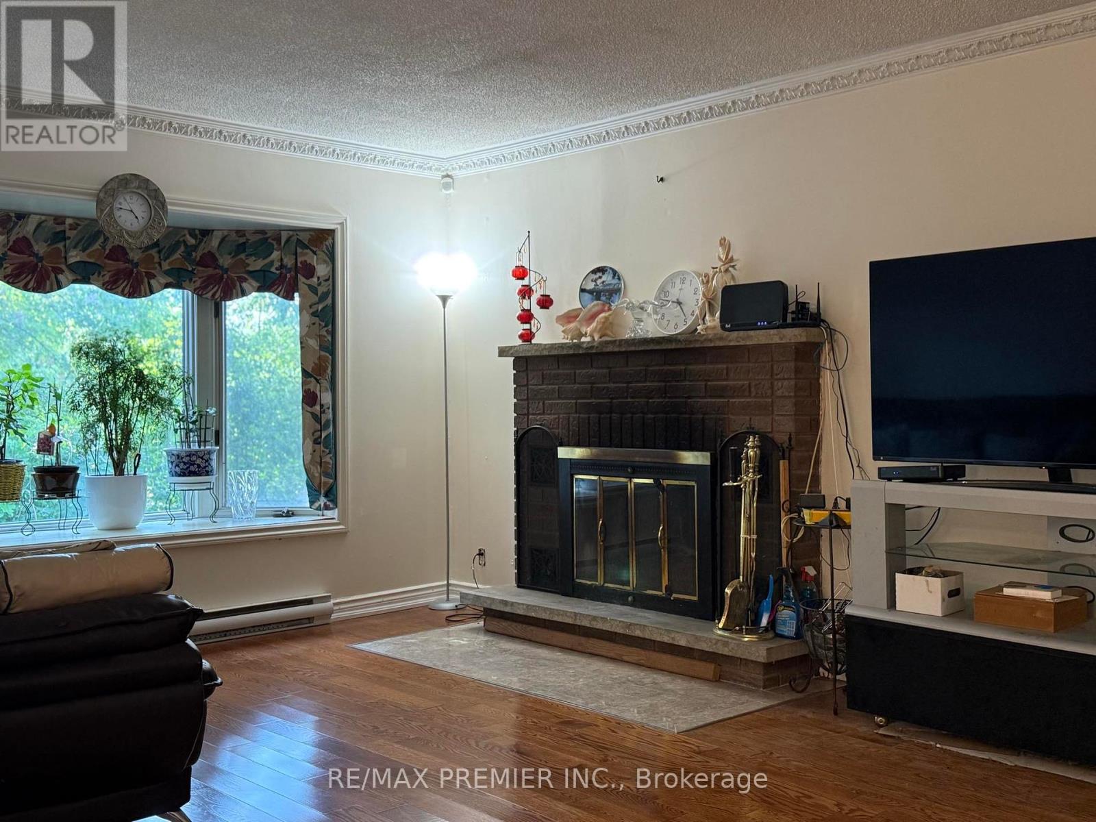 Property at 37 DEE AVENUE image 3