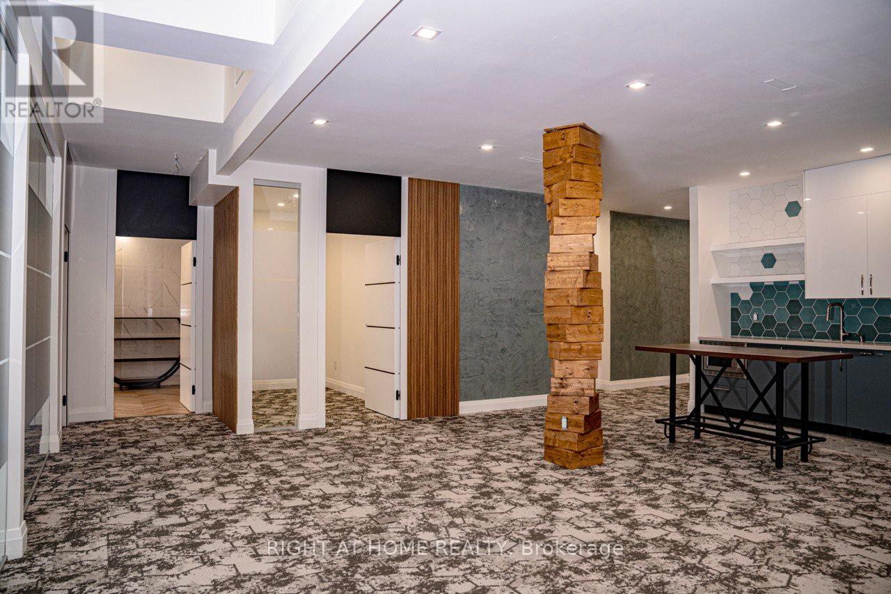 8119 Yonge Street, Markham, Ontario  L3T 2C6 - Photo 1 - N12395934