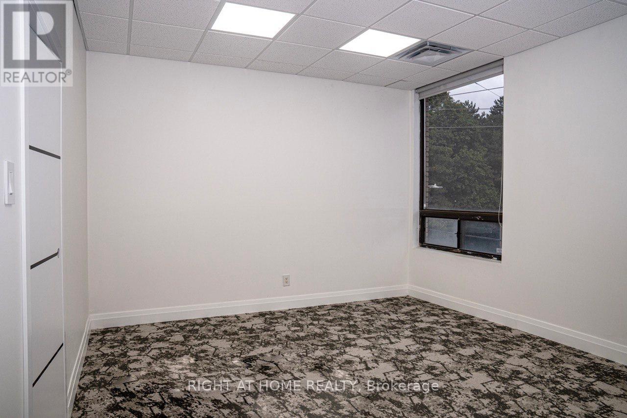 8119 Yonge Street, Markham, Ontario  L3T 2C6 - Photo 13 - N12395934