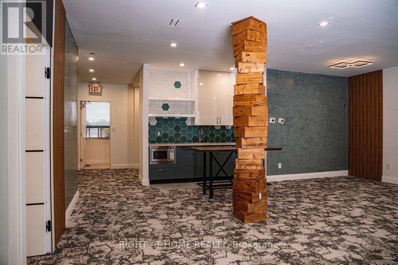 8119 Yonge Street, Markham, Ontario  L3T 2C6 - Photo 2 - N12395934