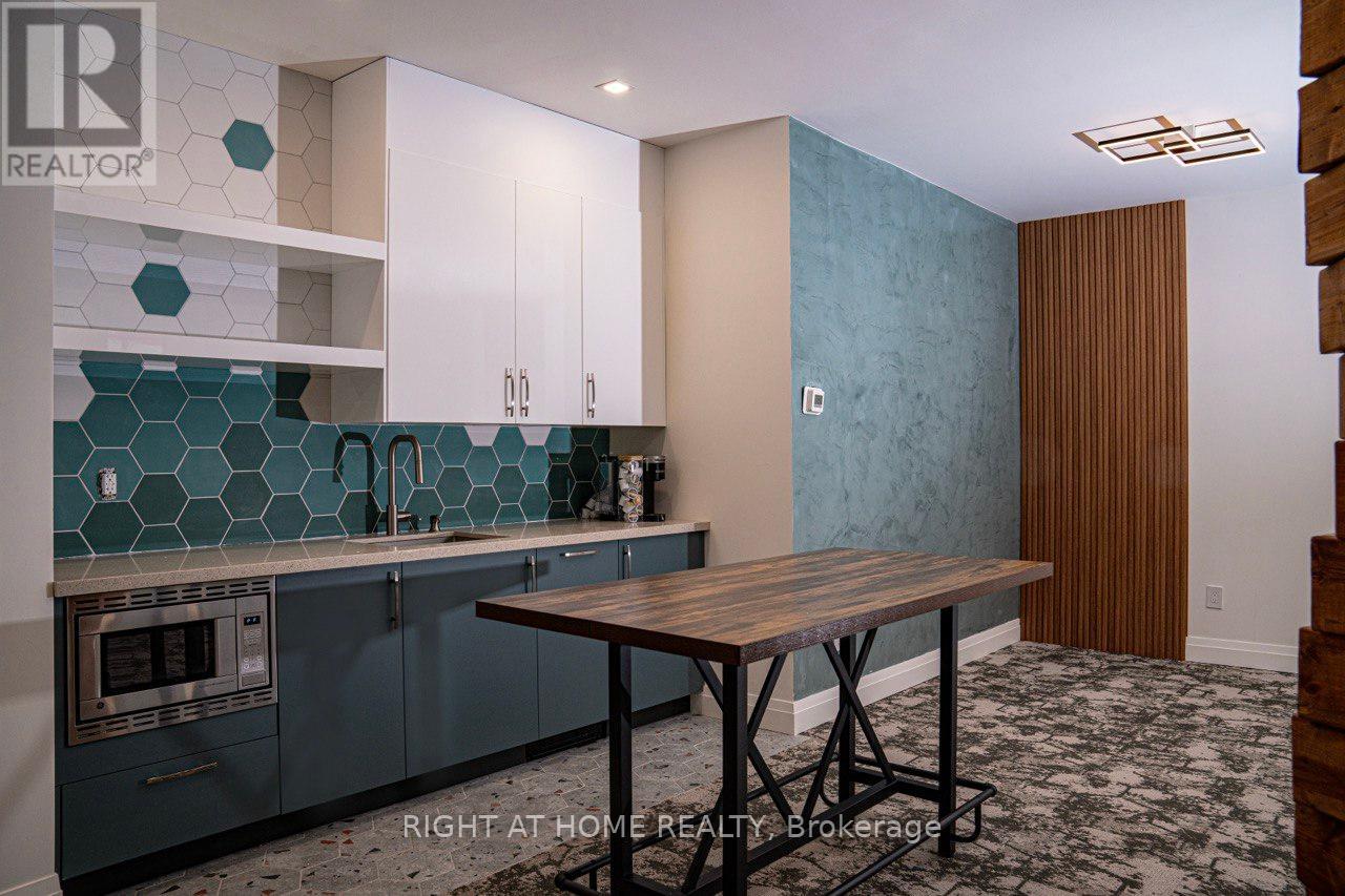8119 Yonge Street, Markham, Ontario  L3T 2C6 - Photo 3 - N12395934