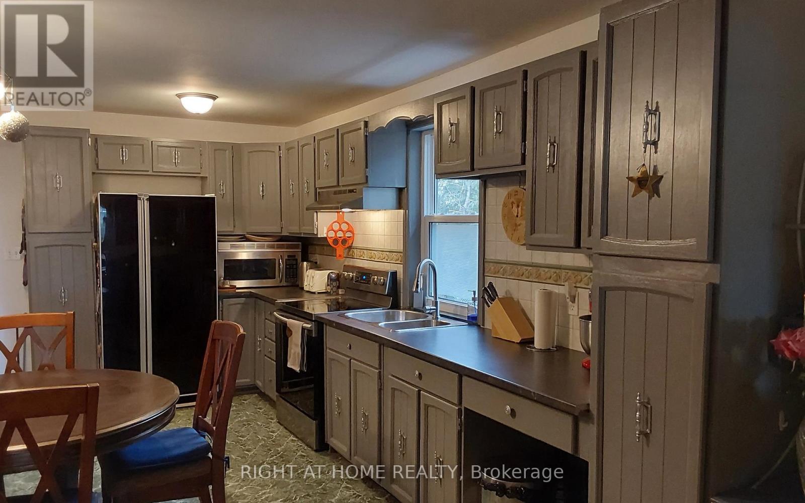 2323 Lakeshore Drive, Ramara, Ontario  L0K 1B0 - Photo 31 - S12395897