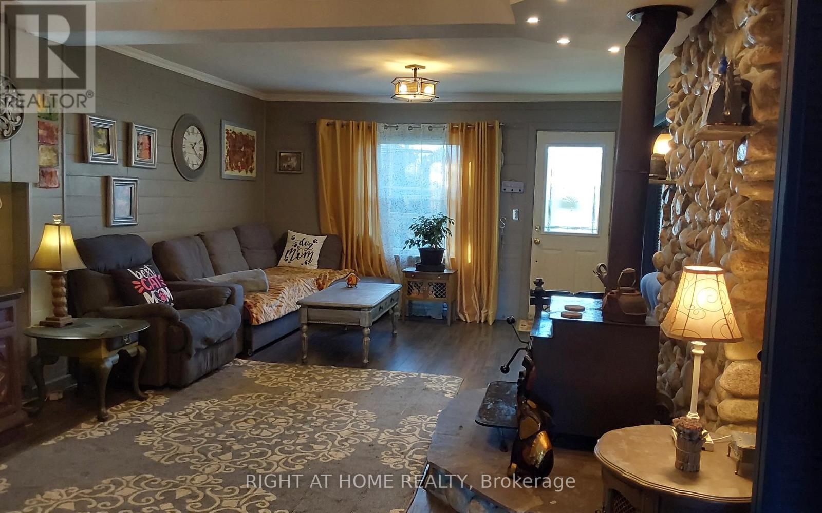 2323 Lakeshore Drive, Ramara, Ontario  L0K 1B0 - Photo 4 - S12395897