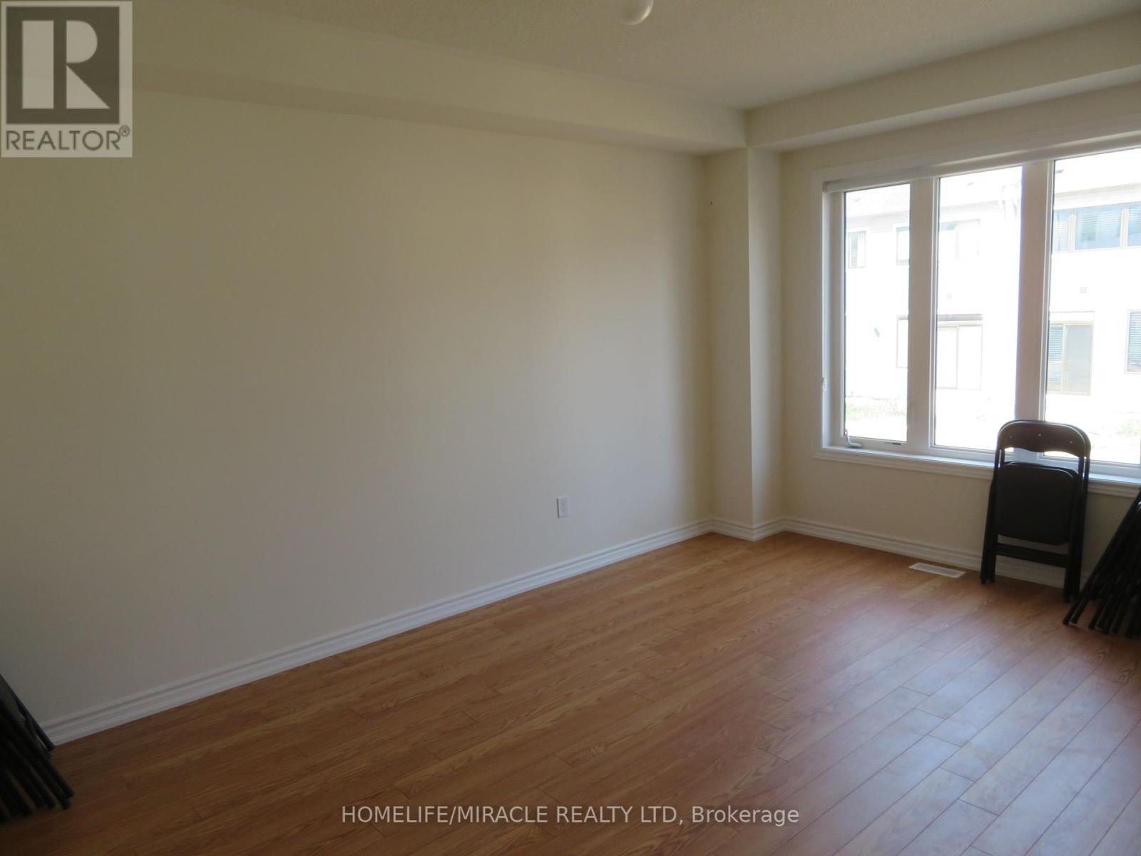 36 Valleybrook Road, Barrie, Ontario  L9J 0L5 - Photo 7 - S12395919